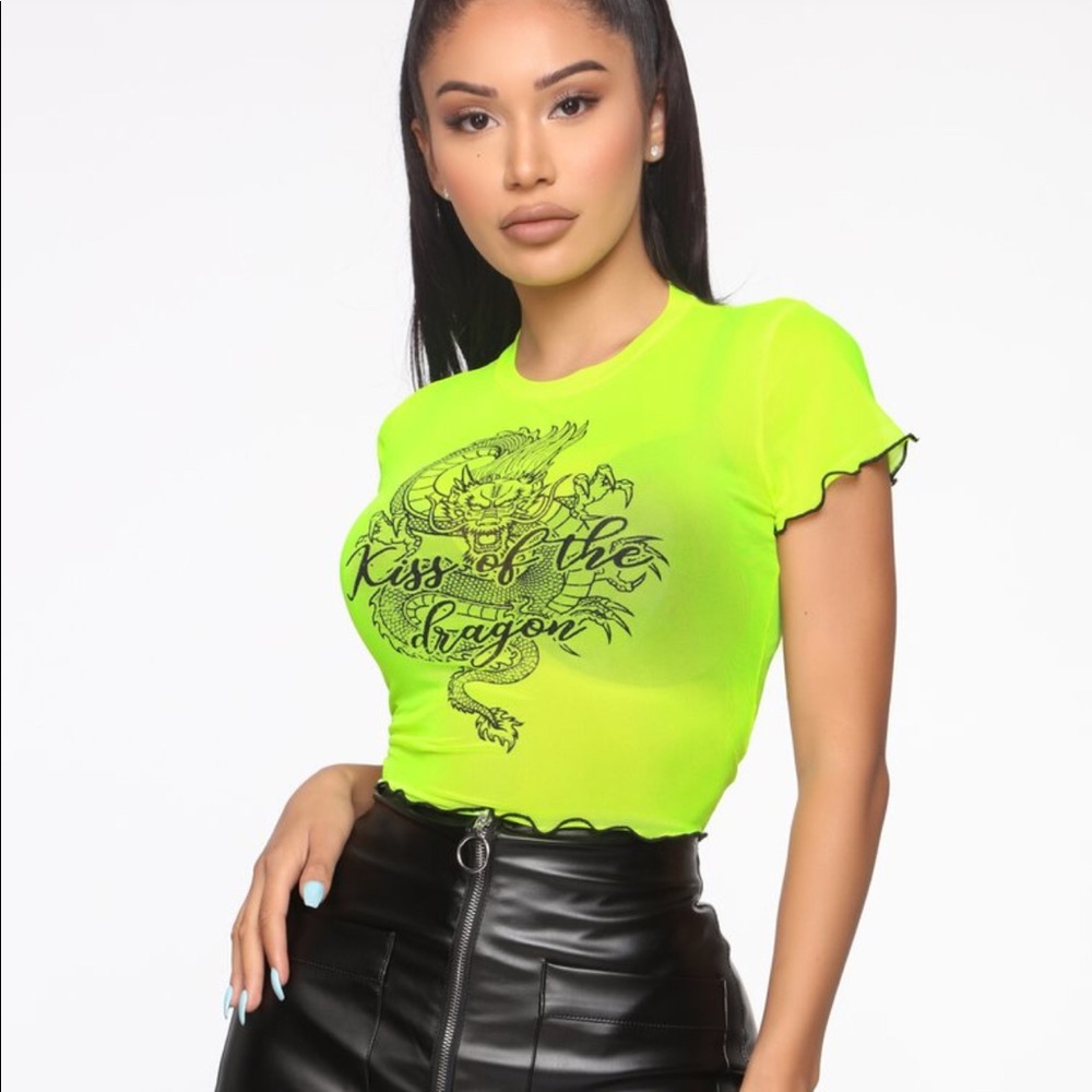 ⭐️Crop Top⭐️ - Picture 2 of 5